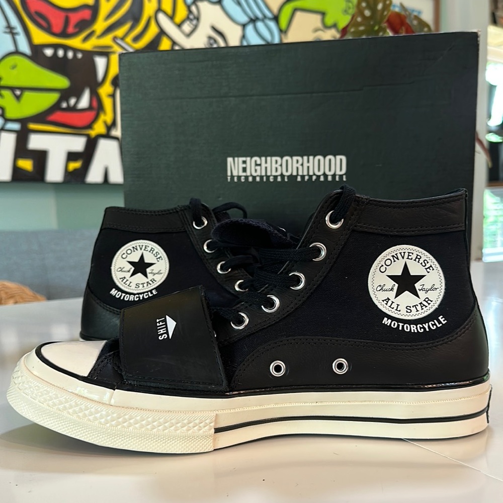 Mens size 9.5 Neighborhood / Converse 70 Moto Hi, black and white. New.